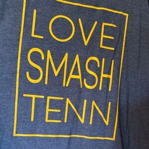 Women’s XL Nashville Predators Hockey Blue Graphic Tee Tank